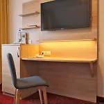 & Restaurant Am Wasser 3* Breege