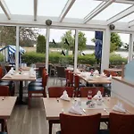& Restaurant Am Wasser