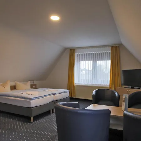 Hotel & Restaurant Am Wasser 3*