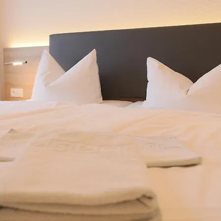 Hotel & Restaurant Am Wasser 3*