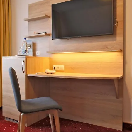 & Restaurant Am Wasser 3* Breege