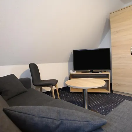 & Restaurant Am Wasser 3* Breege