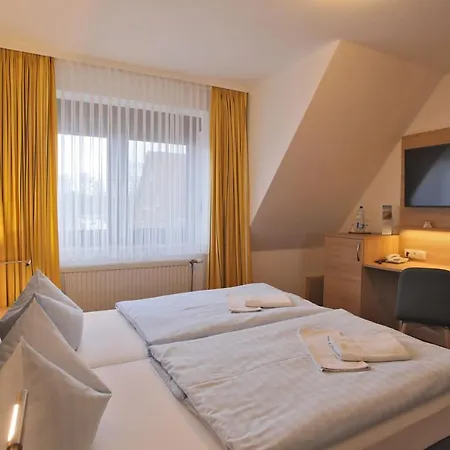 Hotel & Restaurant Am Wasser 3*