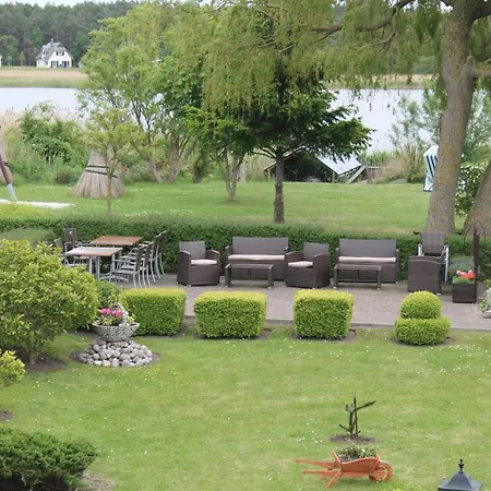 & Restaurant Am Wasser 3*