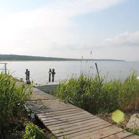 Hotel & Restaurant Am Wasser 3*
