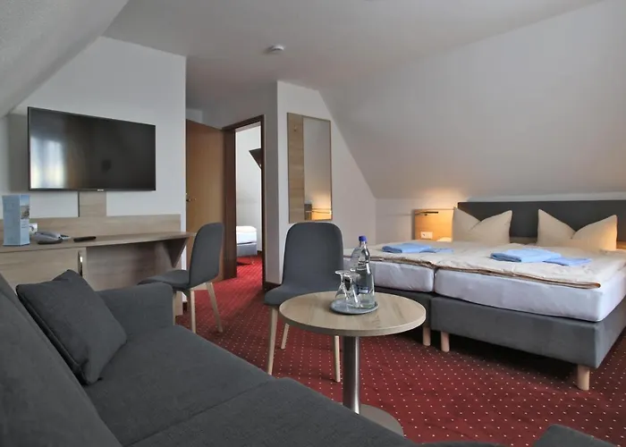 & Restaurant Am Wasser 3*